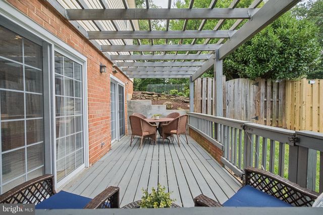 5319 STONINGTON DR, Fairfax, VA 22032