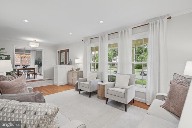 5319 STONINGTON DR, Fairfax, VA 22032