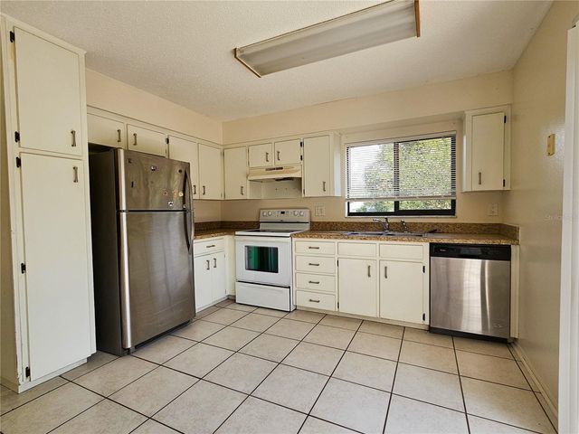 1424 BRAMBLEWOOD DRIVE, Lakeland, FL 33811