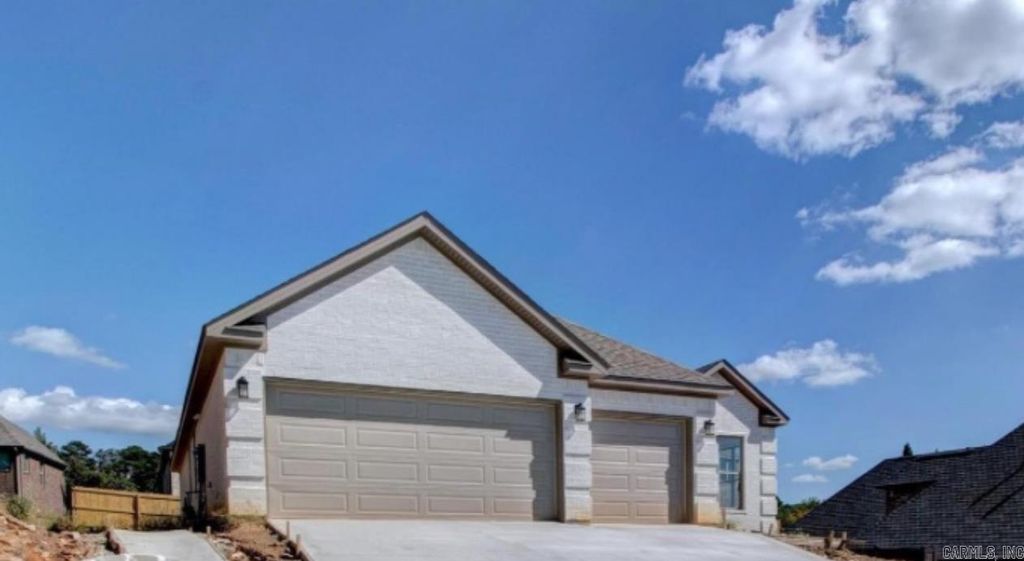 119 Crestview Drive, Maumelle, AR 72113