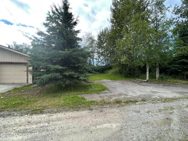 124 Metropolitan Place, Anchorage, AK 99508