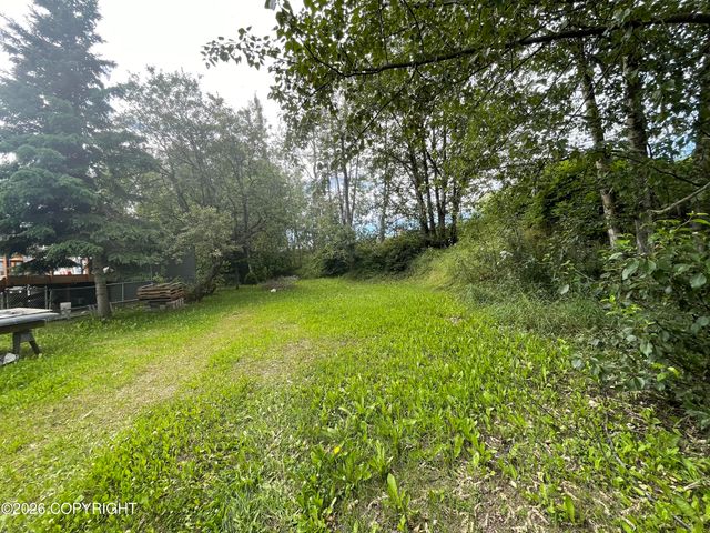 124 Metropolitan Place, Anchorage, AK 99508