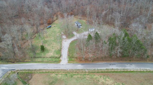 1300 Black Rd, Prospect, TN 38477