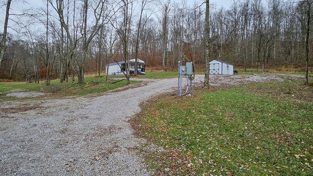 1300 Black Rd, Prospect, TN 38477