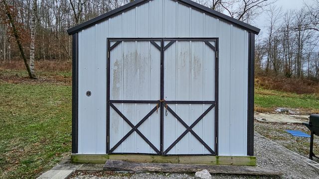 1300 Black Rd, Prospect, TN 38477