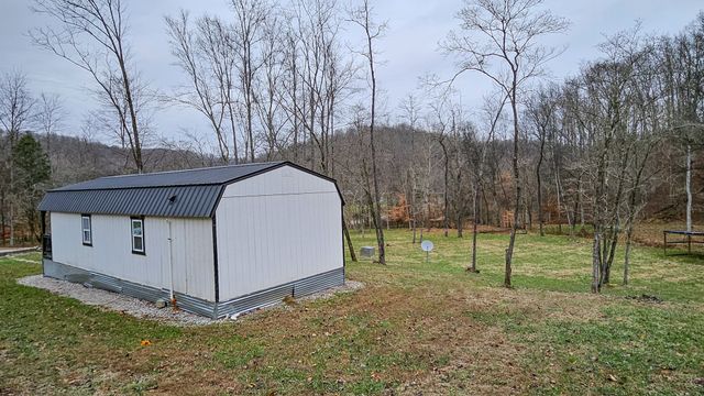 1300 Black Rd, Prospect, TN 38477