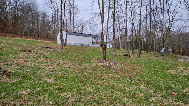 1300 Black Rd, Prospect, TN 38477