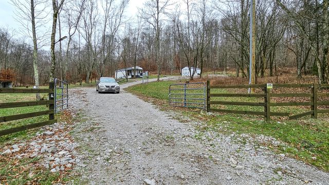 1300 Black Rd, Prospect, TN 38477