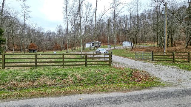 1300 Black Rd, Prospect, TN 38477