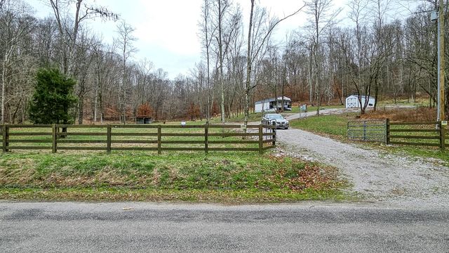 1300 Black Rd, Prospect, TN 38477
