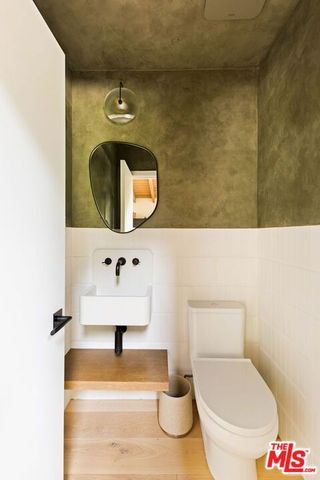 3546 Mandeville Canyon Road, Los Angeles, CA 90049