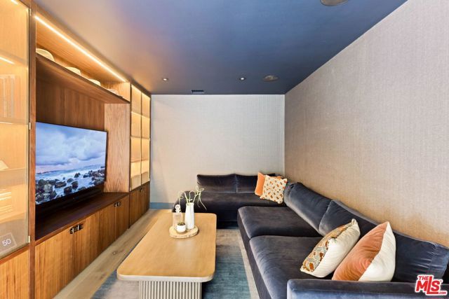 3546 Mandeville Canyon Road, Los Angeles, CA 90049