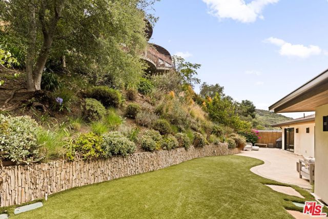 3546 Mandeville Canyon Road, Los Angeles, CA 90049