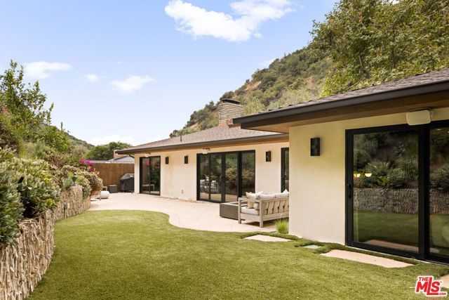 3546 Mandeville Canyon Road, Los Angeles, CA 90049