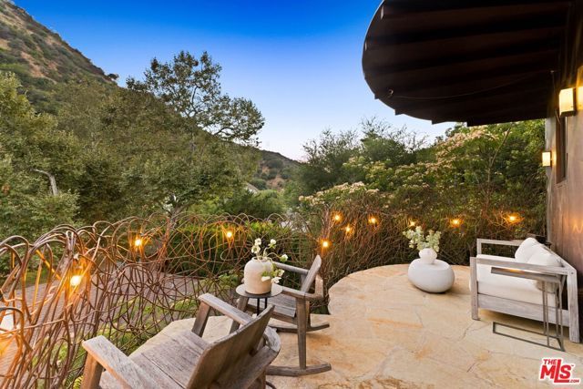 3546 Mandeville Canyon Road, Los Angeles, CA 90049