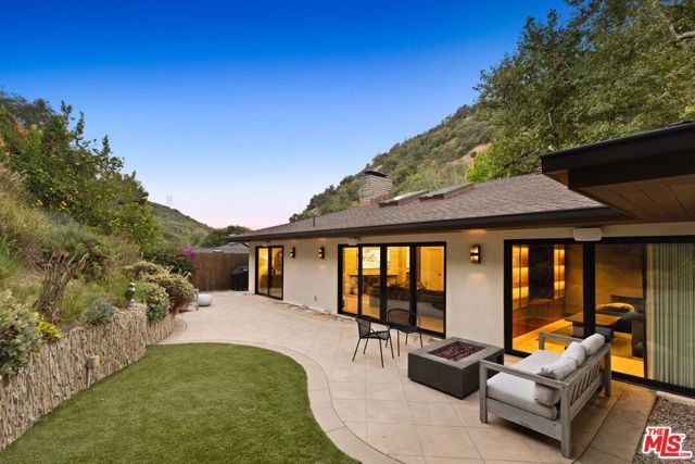 3546 Mandeville Canyon Road, Los Angeles, CA 90049