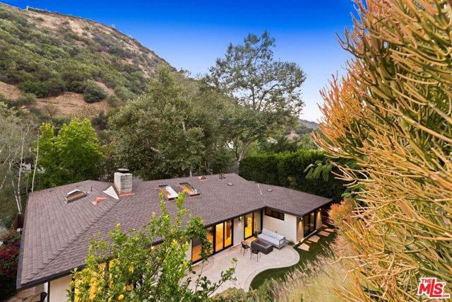 3546 Mandeville Canyon Road, Los Angeles, CA 90049
