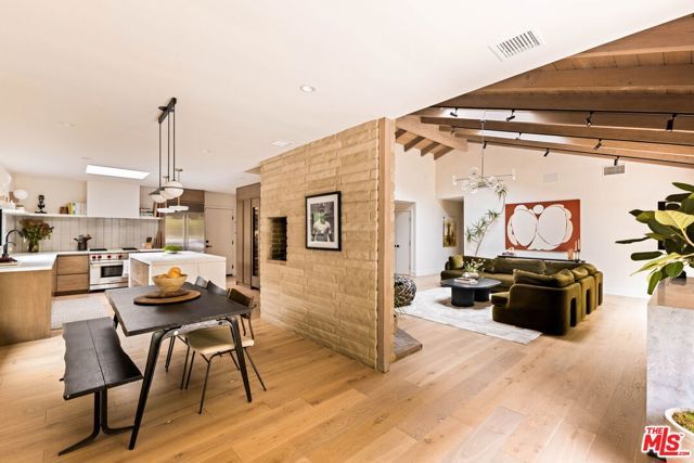 3546 Mandeville Canyon Road, Los Angeles, CA 90049