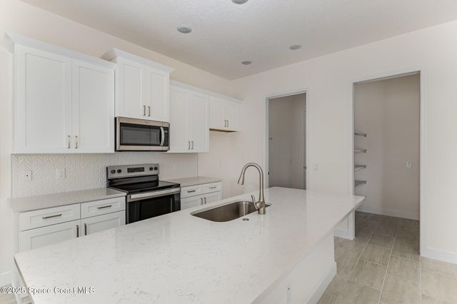 557 Castana Avenue SE 09, Palm Bay, FL 32909