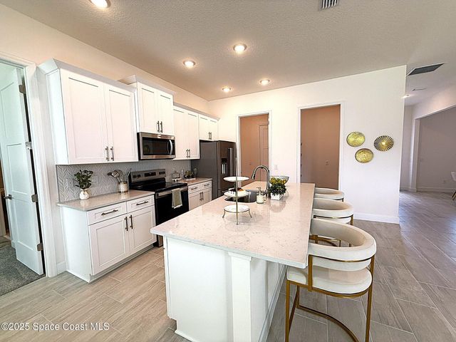 557 Castana Avenue SE 09, Palm Bay, FL 32909