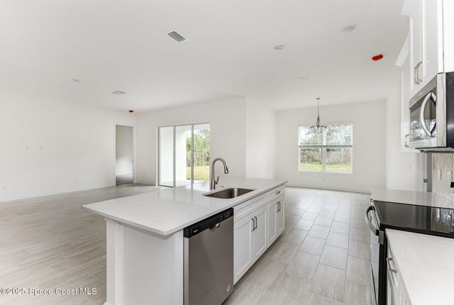 557 Castana Avenue SE 09, Palm Bay, FL 32909