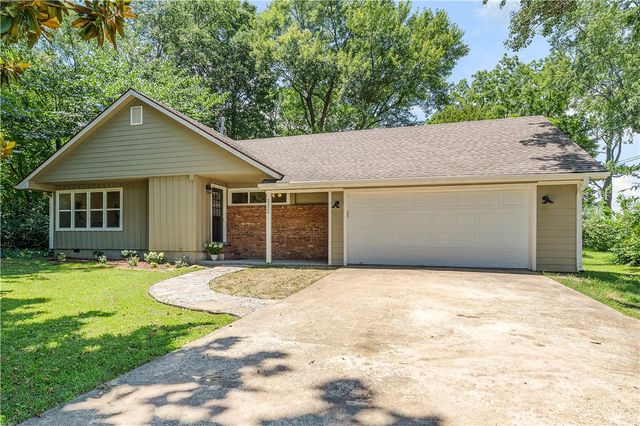 2325 N Gooseberry Lane, Fayetteville, AR 72704