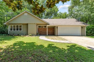 2325 N Gooseberry Lane, Fayetteville, AR 72704