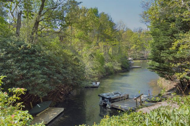 960 Middle Connestee Trail, Brevard, NC 28712
