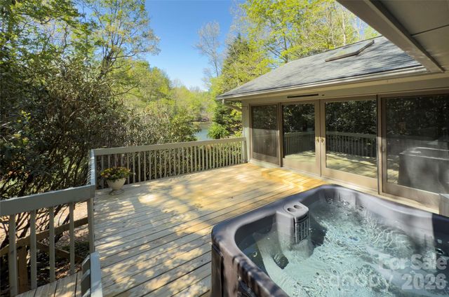 960 Middle Connestee Trail, Brevard, NC 28712
