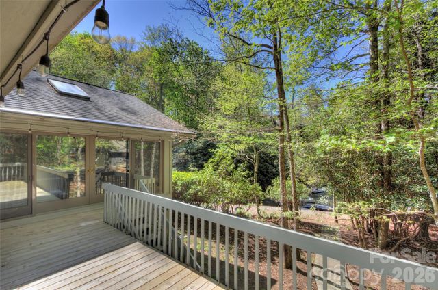 960 Middle Connestee Trail, Brevard, NC 28712