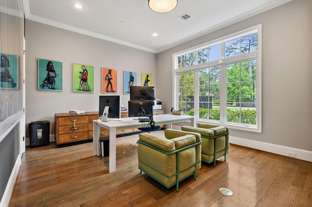 634 Knipp Road, Houston, TX 77024