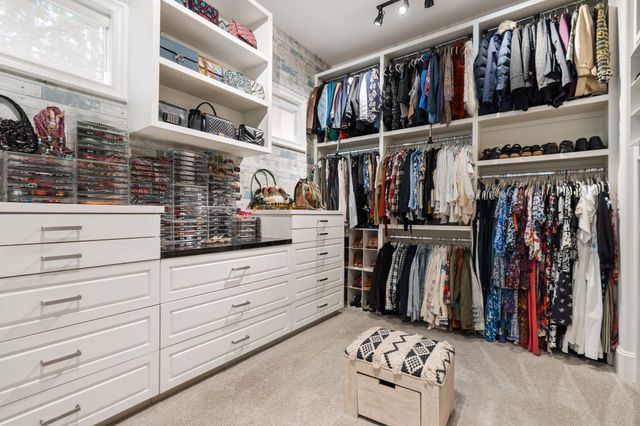 634 Knipp Road, Houston, TX 77024