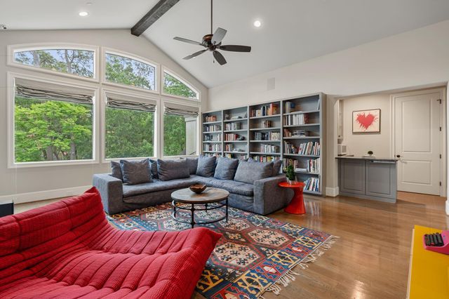 634 Knipp Road, Houston, TX 77024