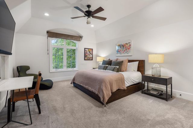 634 Knipp Road, Houston, TX 77024