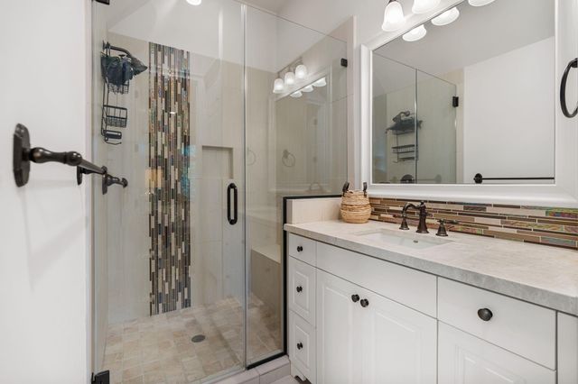 634 Knipp Road, Houston, TX 77024