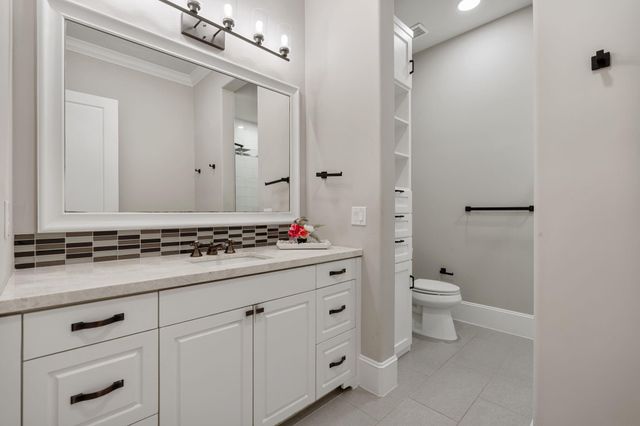 634 Knipp Road, Houston, TX 77024