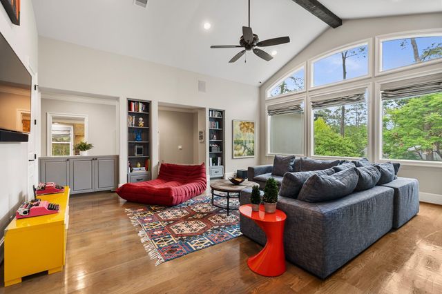 634 Knipp Road, Houston, TX 77024