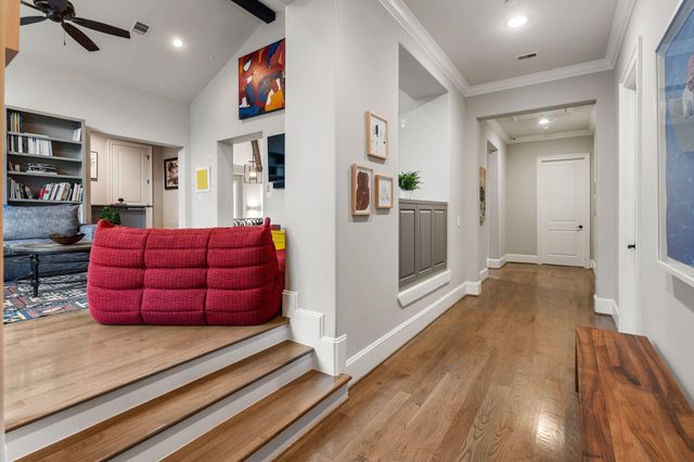 634 Knipp Road, Houston, TX 77024