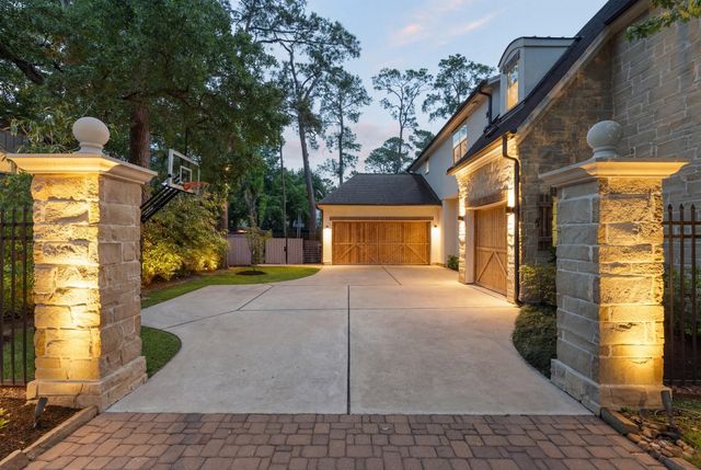 634 Knipp Road, Houston, TX 77024