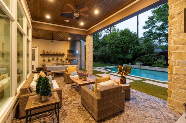 634 Knipp Road, Houston, TX 77024