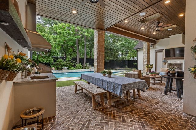 634 Knipp Road, Houston, TX 77024