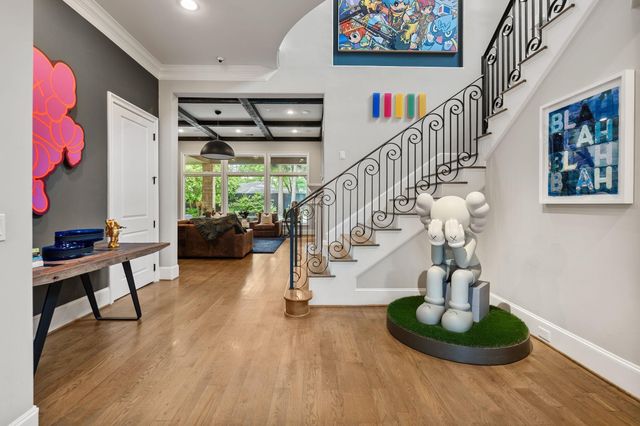 634 Knipp Road, Houston, TX 77024