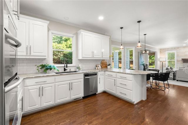 305 Willow Oak Court, Alpharetta, GA 30005
