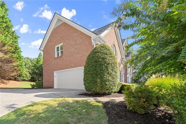 305 Willow Oak Court, Alpharetta, GA 30005