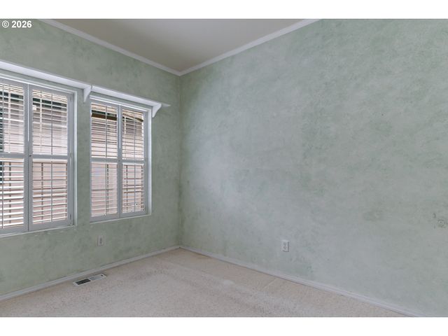 724 Ne PACIFIC Dr, Fairview, OR 97024