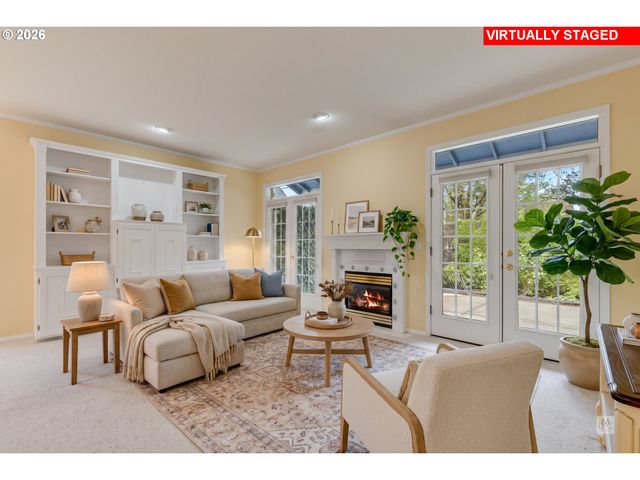 724 Ne PACIFIC Dr, Fairview, OR 97024