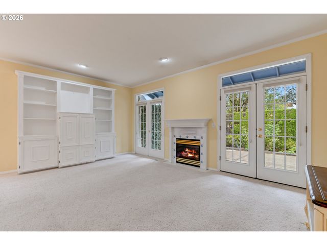 724 Ne PACIFIC Dr, Fairview, OR 97024