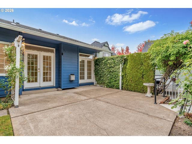 724 Ne PACIFIC Dr, Fairview, OR 97024