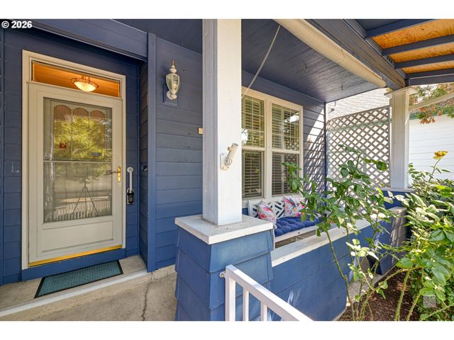724 Ne PACIFIC Dr, Fairview, OR 97024