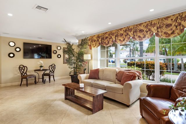 2700 NE 23RD Street, Pompano Beach, FL 33062